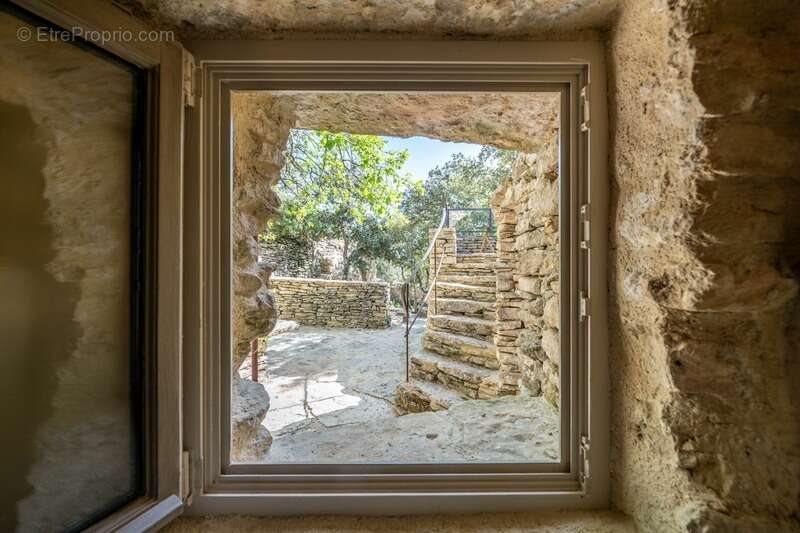 Maison à GORDES