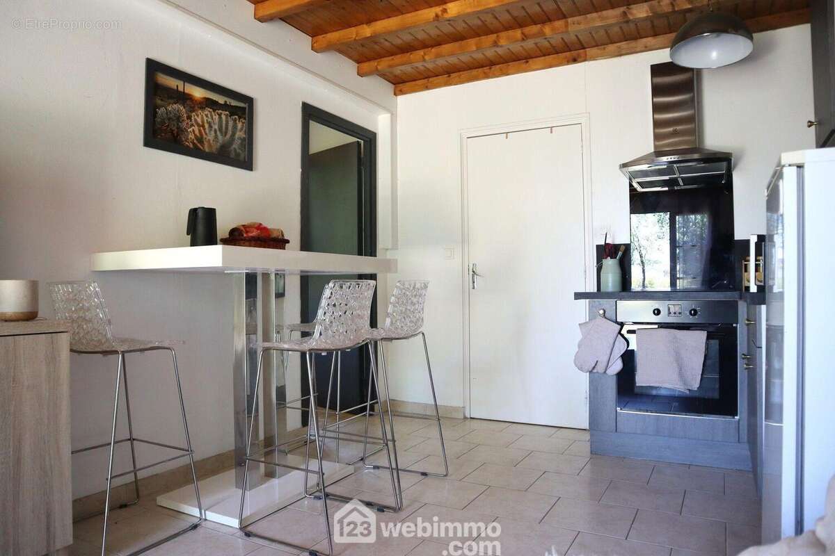 Maison 43 m² à Queaux  - photo 6