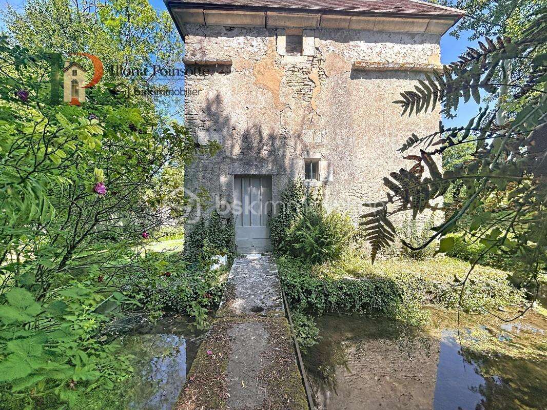 Maison à NOYERS