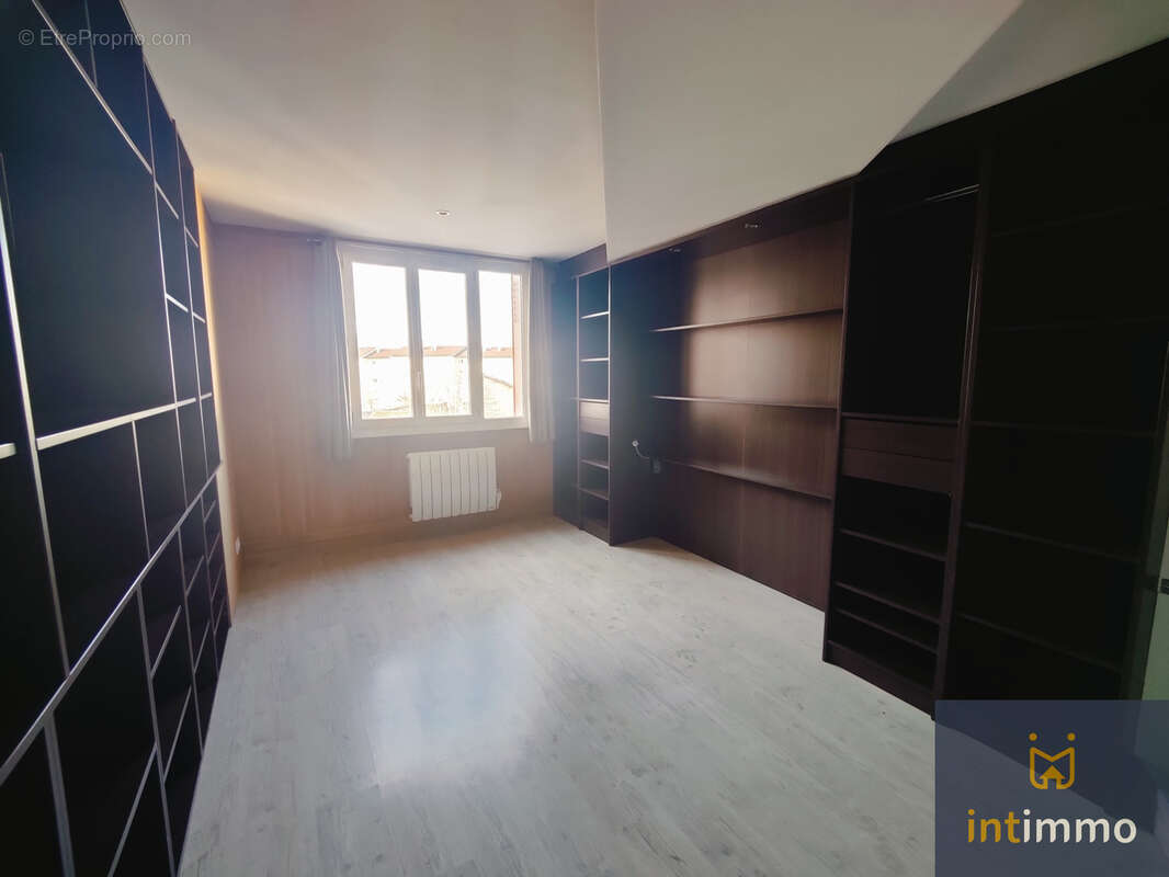Appartement à BOURGOIN-JALLIEU