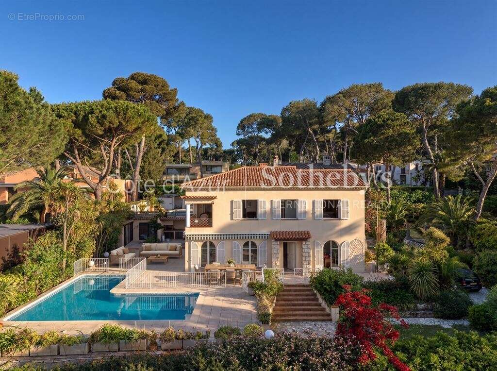 Cap d’Antibes villa avec vue mer piscine et fort potentiel à quelques pas du littoral - photo 4