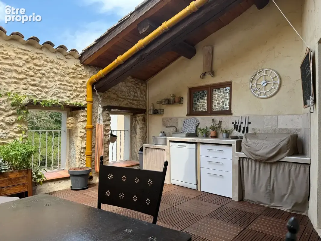 Maison de village en pierre rénovée avec terrasse tropézienne à Argeliers – 173 m² - photo 4