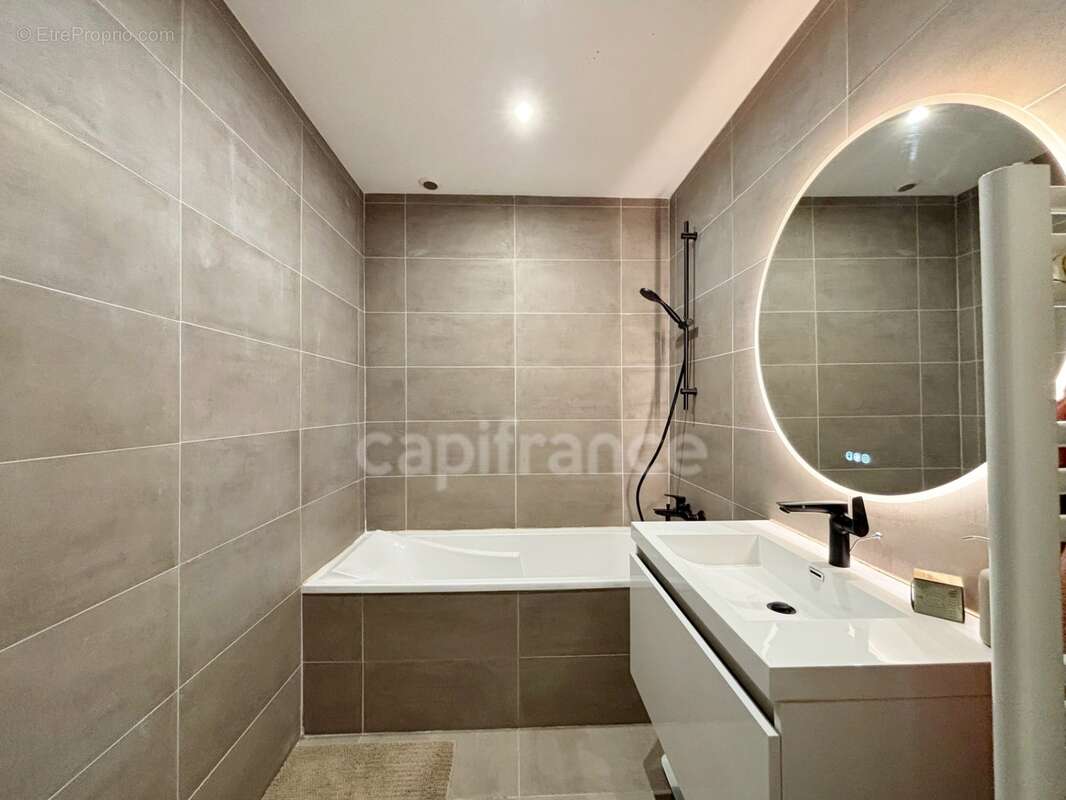 Appartement Lumineux, proximité commerces, T3 de 84,40m² avec volume et configuration d'un T4 à Brest(29)-Quartier Siam-Harteloi - photo 6