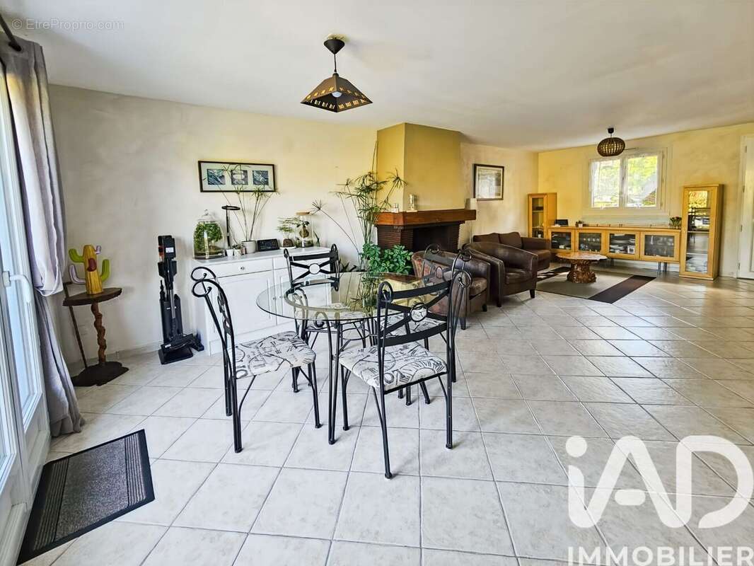 Photo 4 - Maison à YERRES