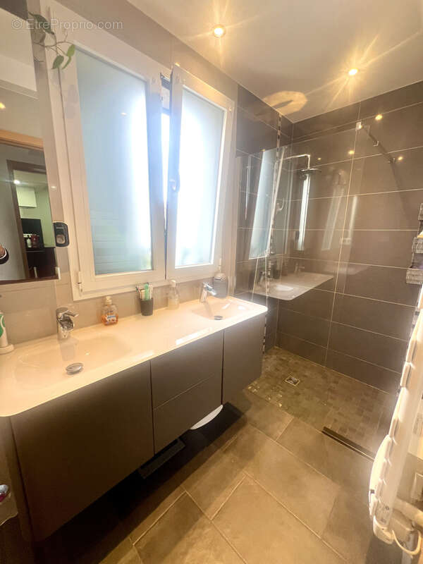 Maison à SARTROUVILLE