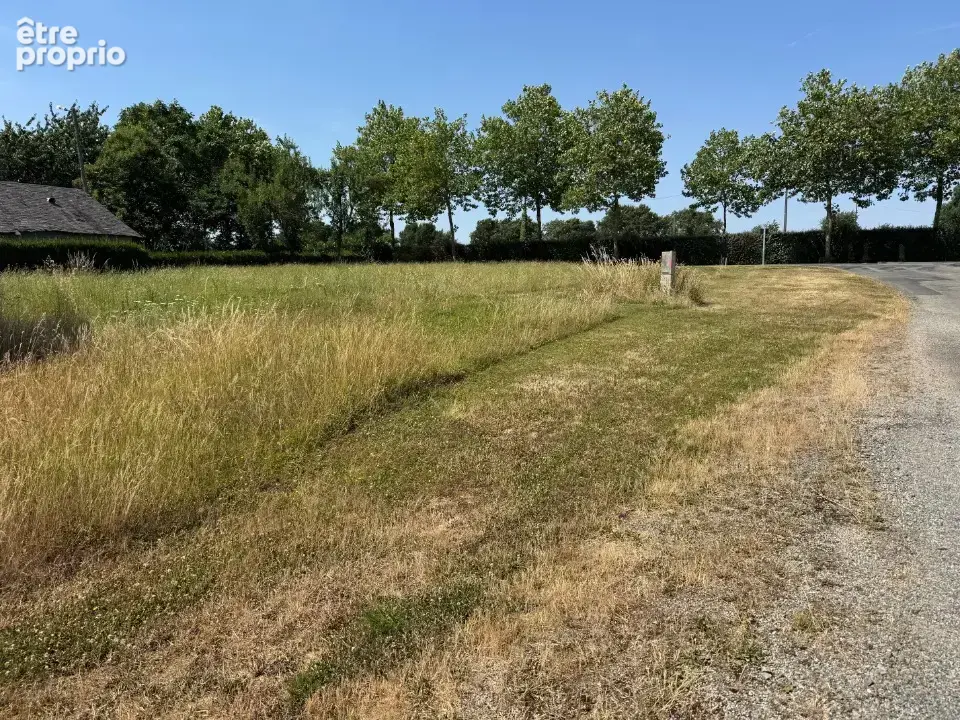 Terrain à MARIGNE-PEUTON