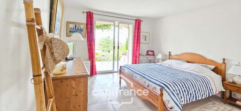 Maison à vendre 4 pièces VUE MER + Garage 55m² + Piscine SANARY SUR MER (83) - photo 31