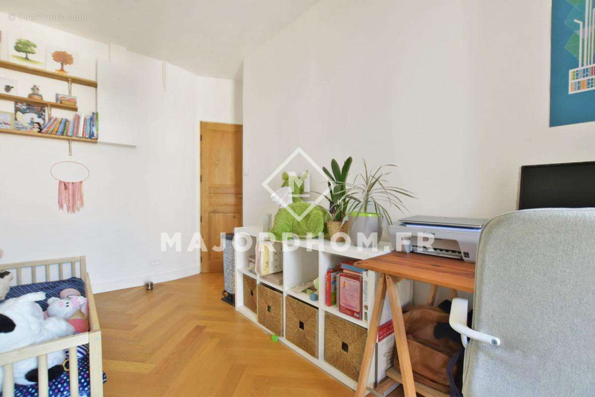 Appartement à MARSEILLE-5E