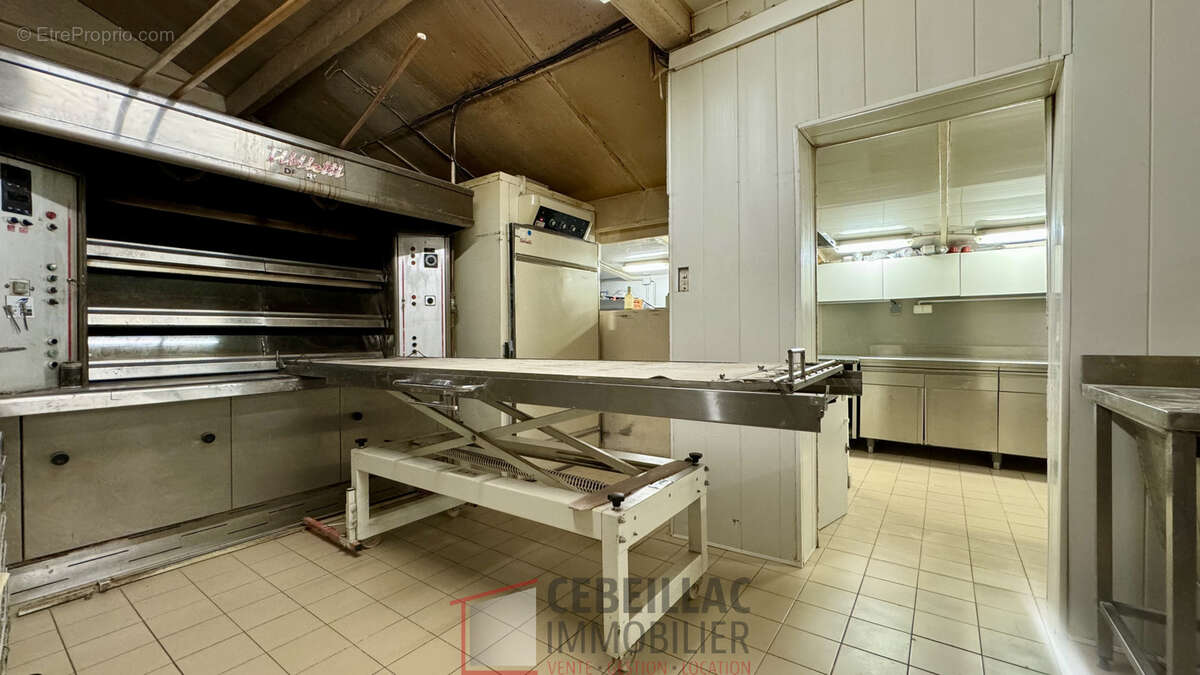 Commerce à SAINT-YORRE