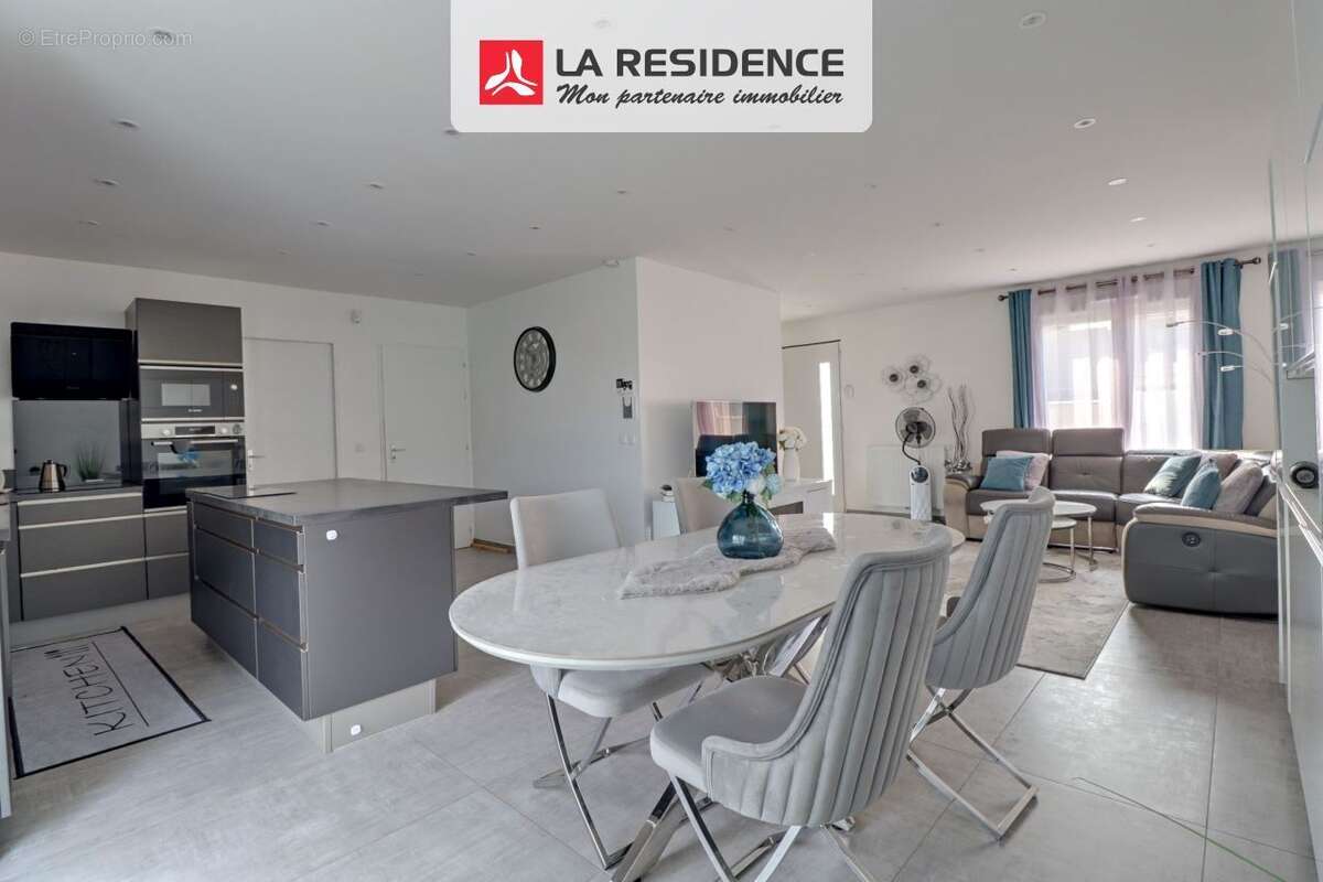 Maison 122 m² à Jouy-Le-Moutier  - photo 2