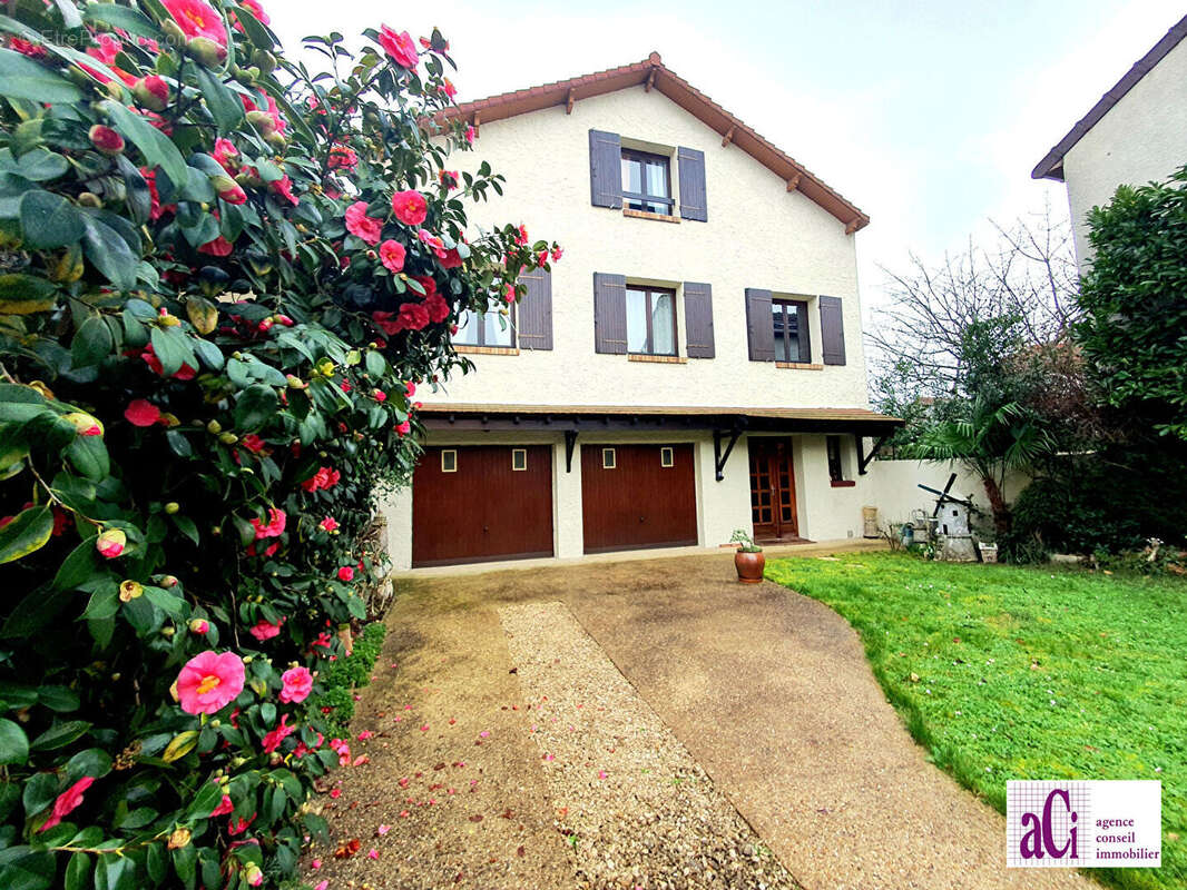Maison à L'HAY-LES-ROSES