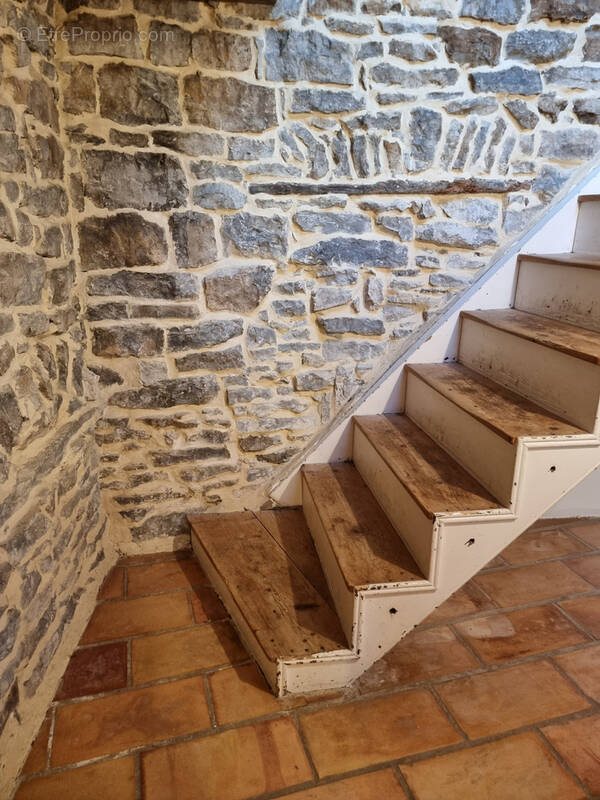 Maison à SAINT-BAUZILLE-DE-MONTMEL