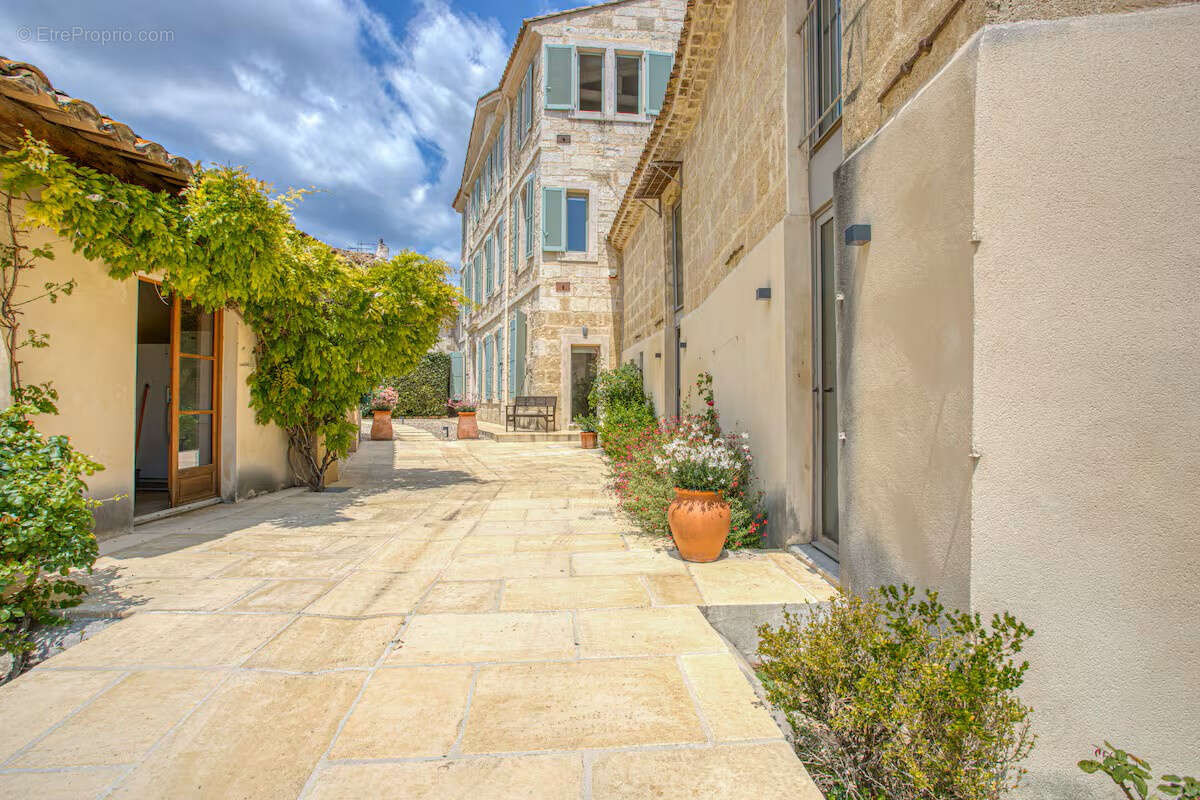 Maison à UZES