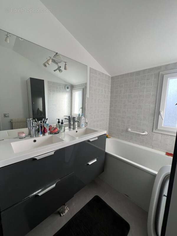 Appartement à LA BUISSE