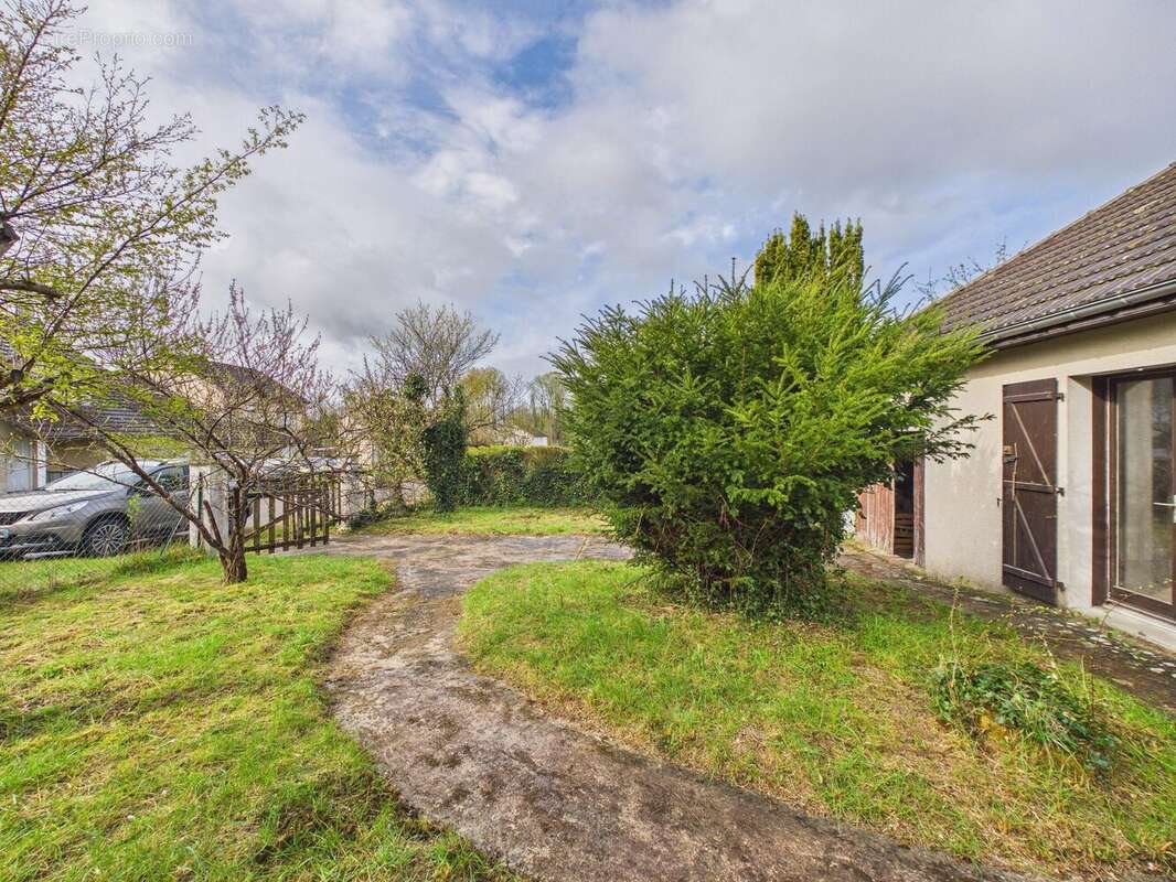 Maison à BERCENAY-LE-HAYER