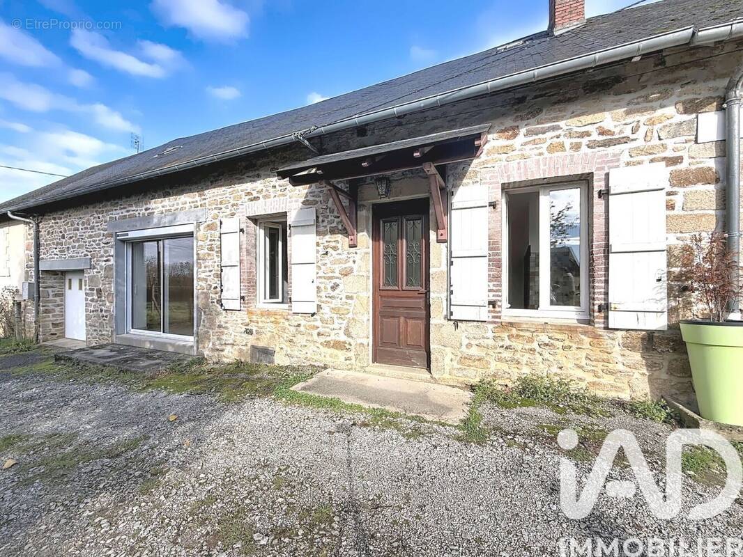 Photo 1 - Maison à LE LONZAC