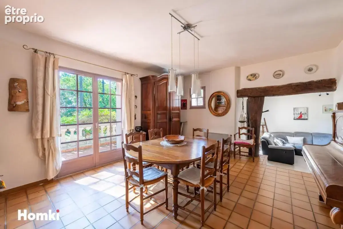 Maison/Villa T7 de 176 m² à Suze-la-Rousse 26790 - photo 4
