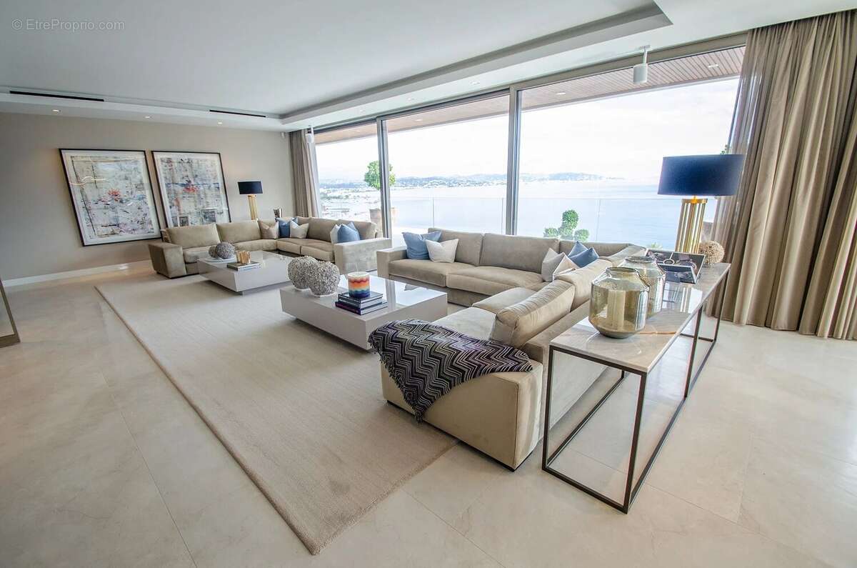 Maison à THEOULE-SUR-MER