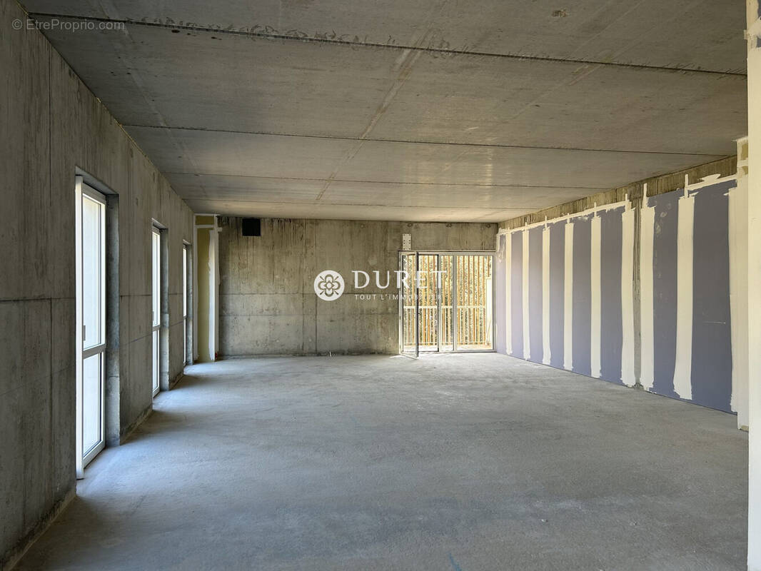 Commerce à LES HERBIERS