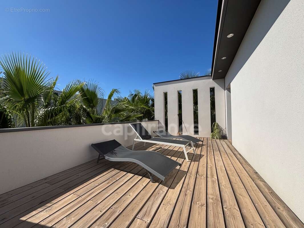 Grau d'agde, villa contemporaine p7 avec double garage, prestations luxueuses proche mer, secteur calme - photo 19