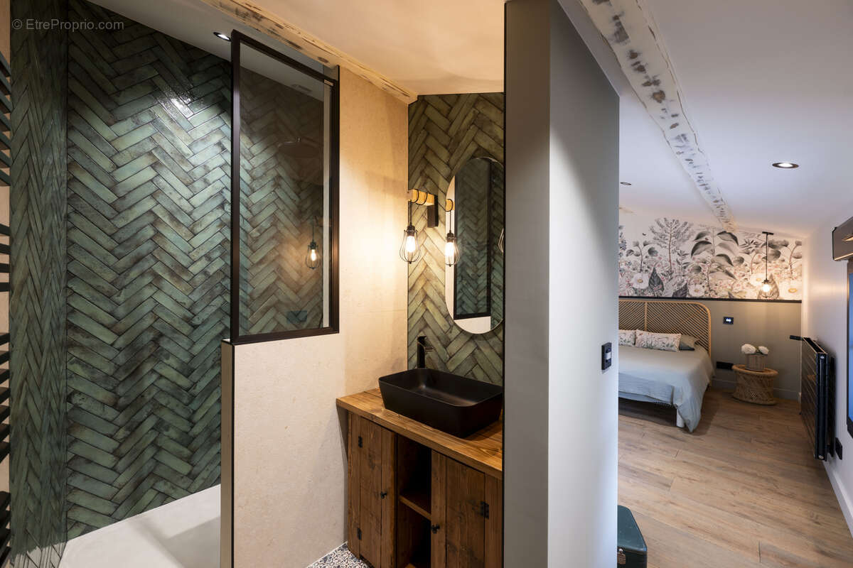 Maison à SAINT-BONNET-DE-MURE