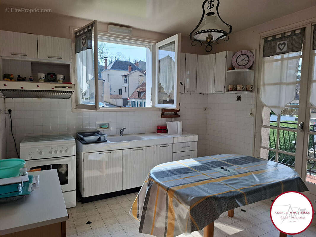 Maison à LE CHATELET