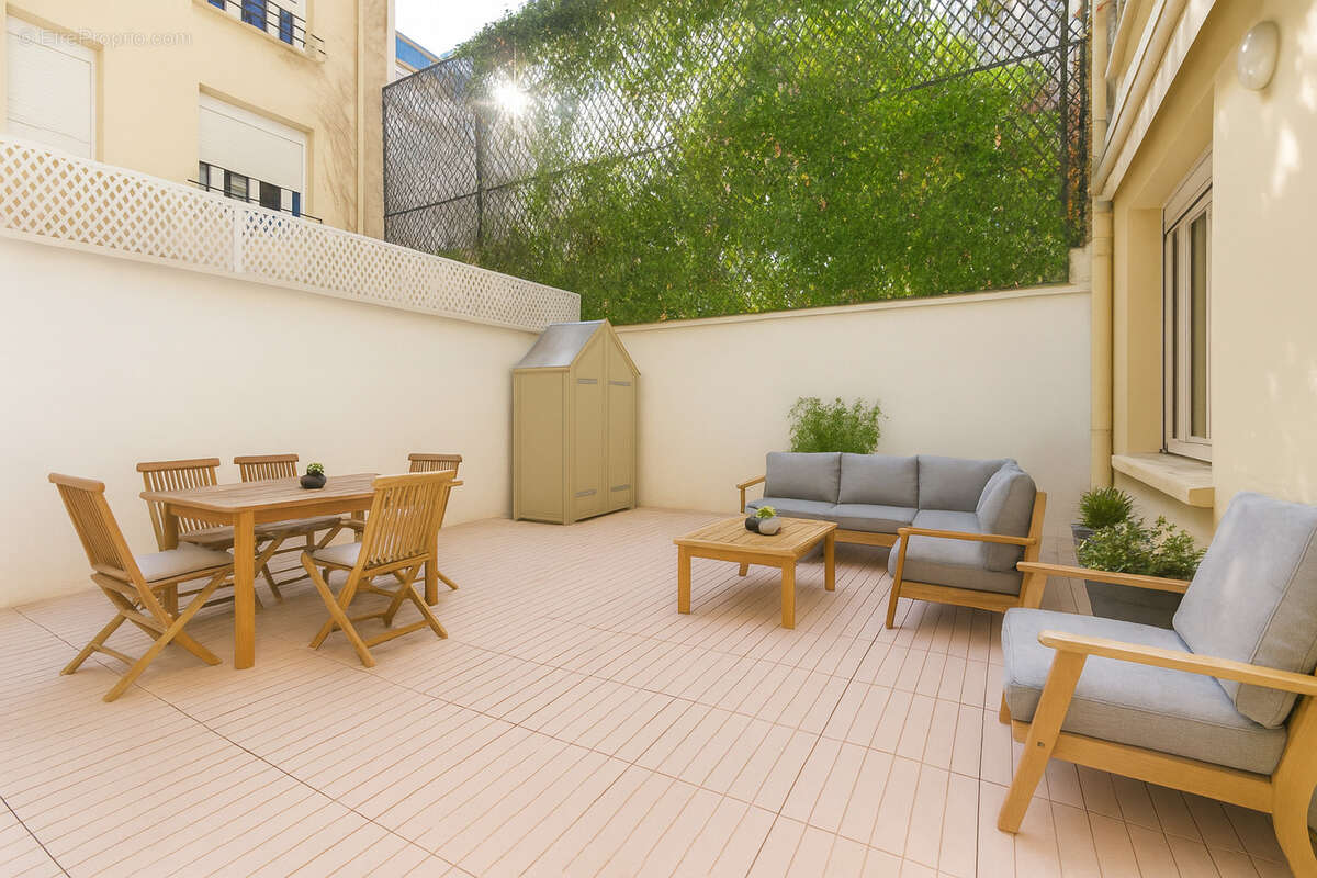 Appartement à NEUILLY-SUR-SEINE