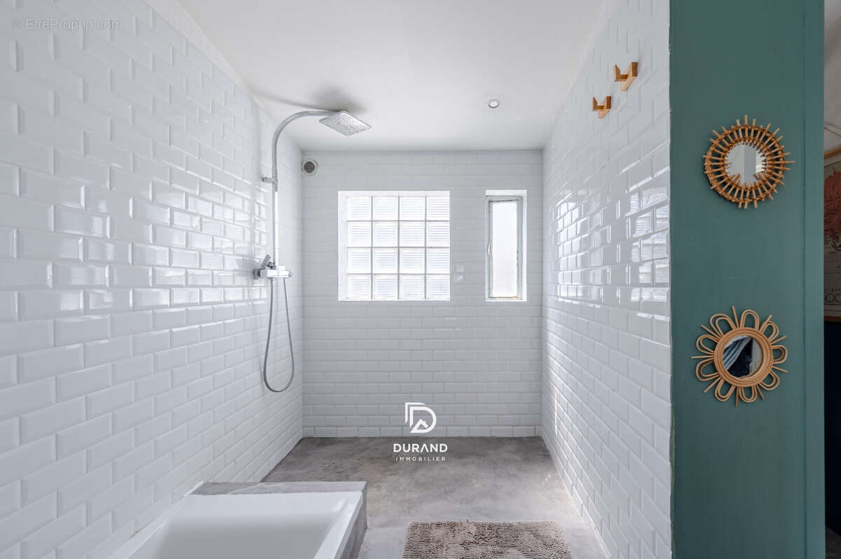 Appartement à MARSEILLE-6E