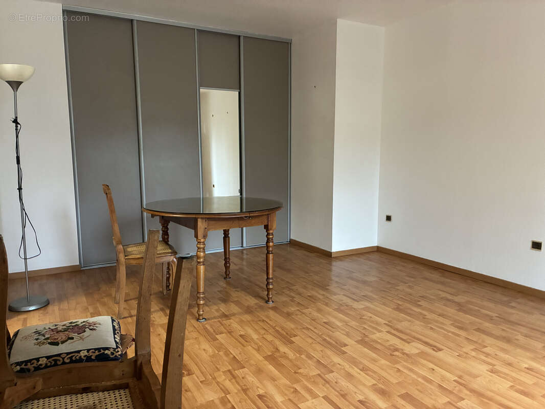 Appartement à MONTROUGE