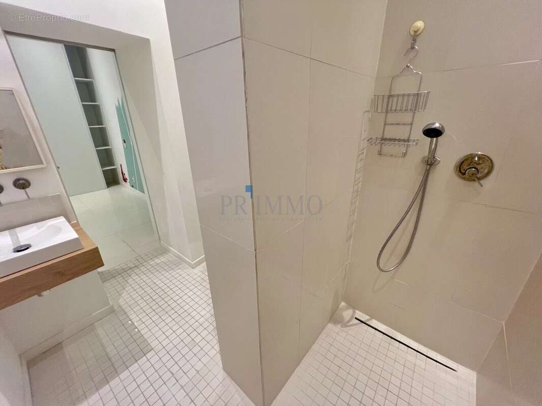 Spacieux appartement T3 de 78 m2, de standing à vendre dans - photo 11