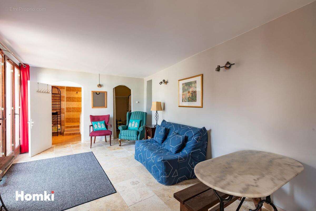 Maison à VILLENEUVE-LES-MONTREAL