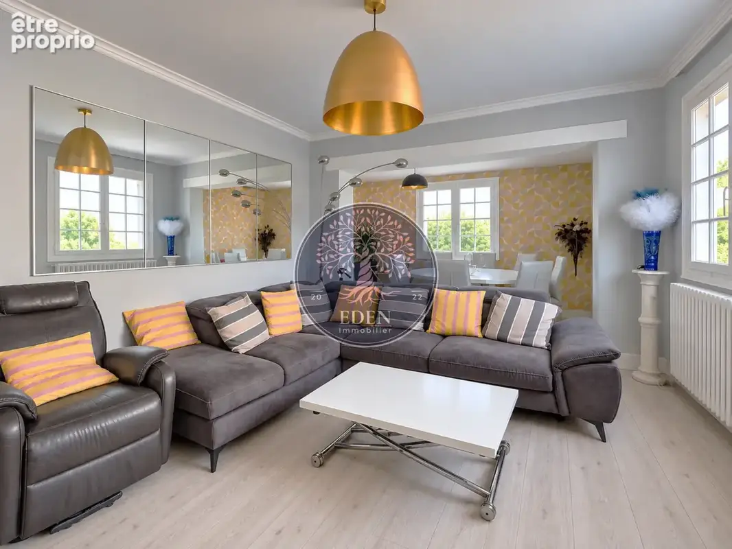 Maison 6 pièces 4 chambres avec dépendance et hangar - photo 5