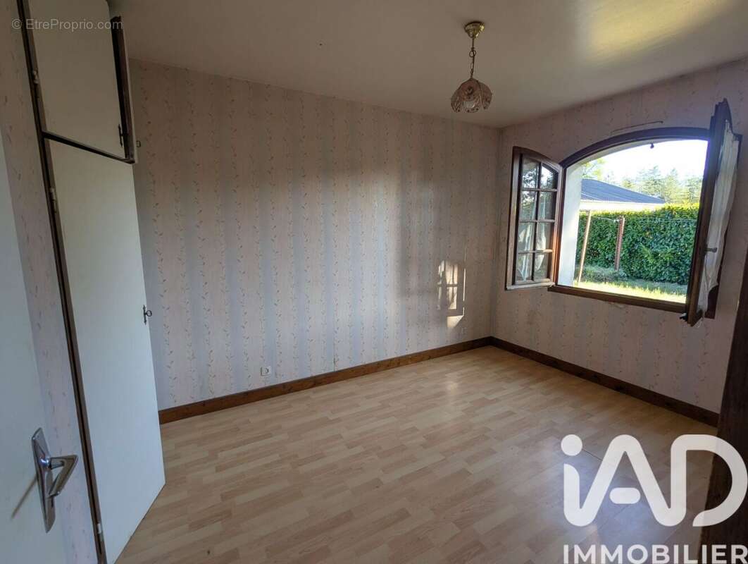 Maison 105 m² à Chamadelle  - photo 8