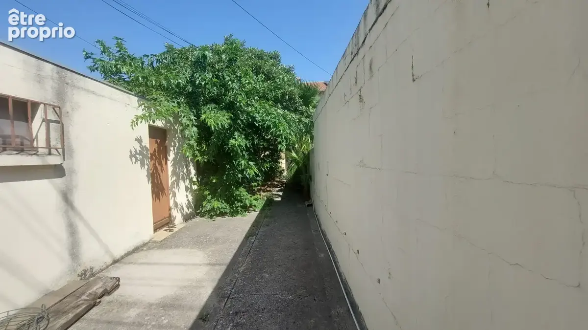 AVIGNON – Quartier Croix Rouge – Maison 5 pièces avec garage et jardin arboré - photo 11
