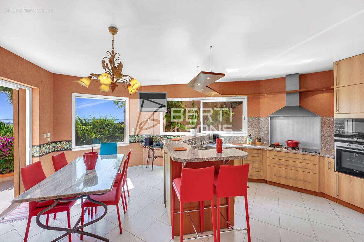 Villa de standing - vue mer et collines - photo 13