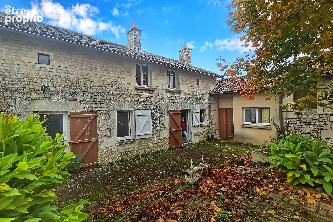 Maison à LA TOUR-SAINT-GELIN