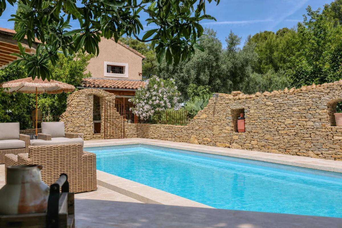 Maison à LE CASTELLET