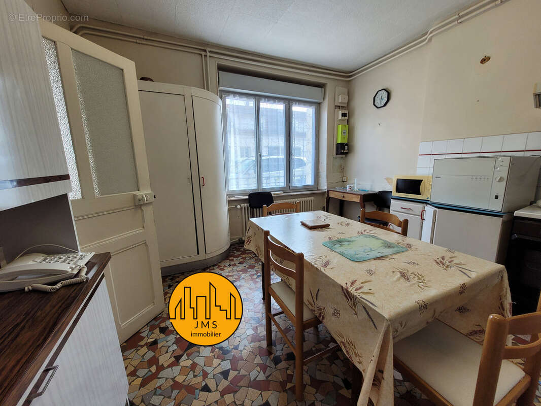 Maison à LE MONTET
