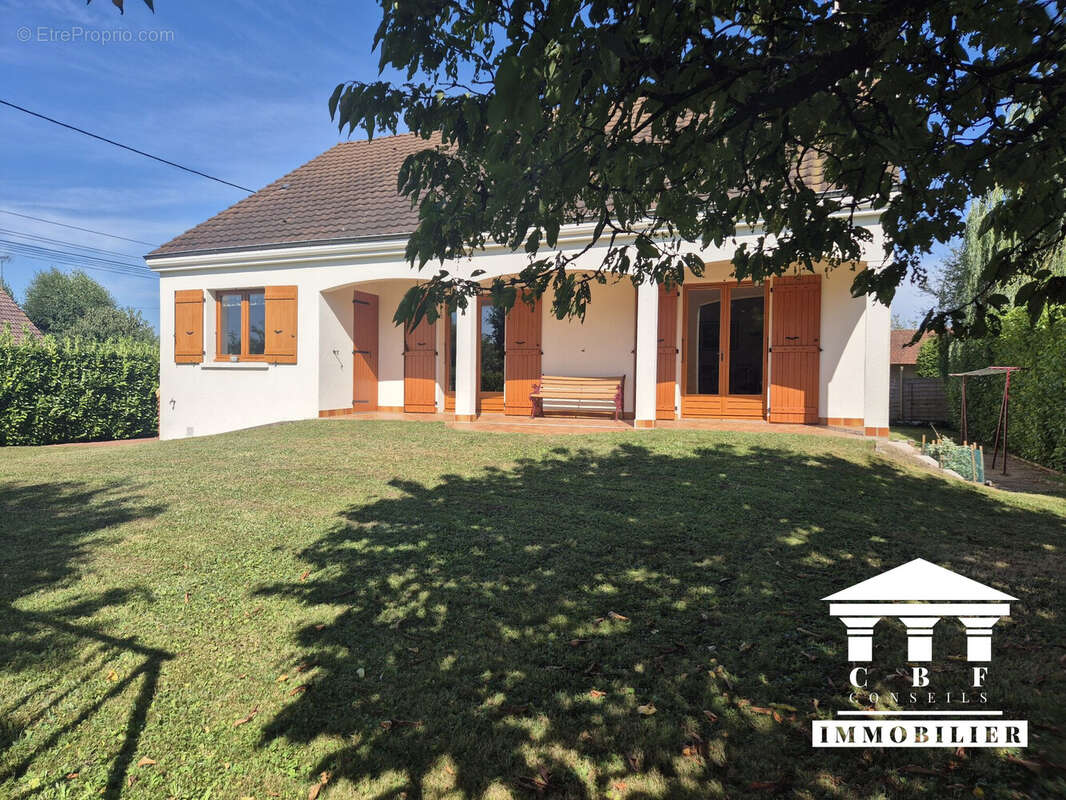 Maison à OUROUX-SUR-SAONE