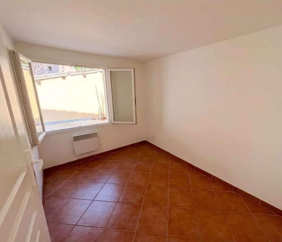 Maison - garéoult - photo 7