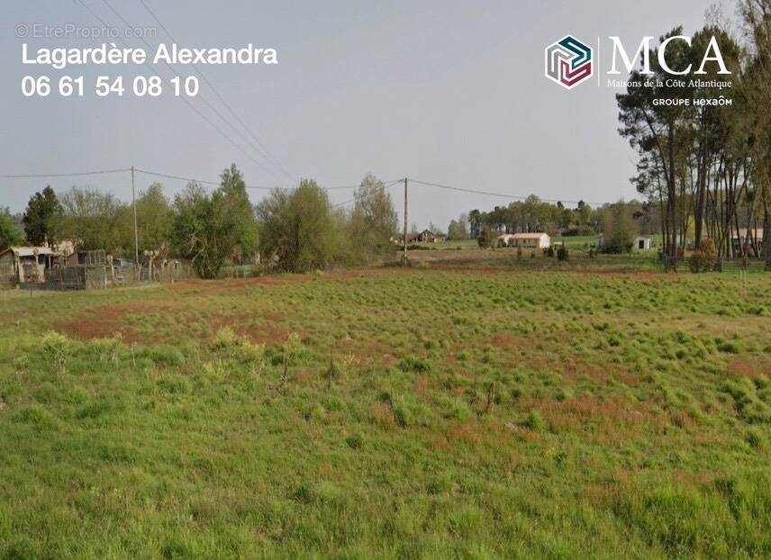 Terrain à GREZET-CAVAGNAN