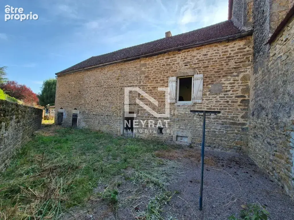 Maison 2 pièces 38 m² à vendre à Saint-Sernin-Du-Plain (71510) - photo 2