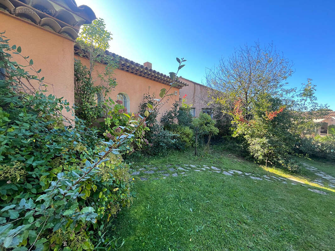 Maison à LE CASTELLET