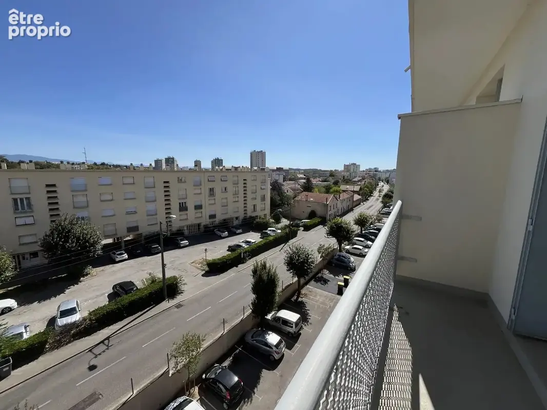 BOURG-LES-VALENCE – Appartement T3 loué avec balcon, cave et parking collectif fermé - photo 8