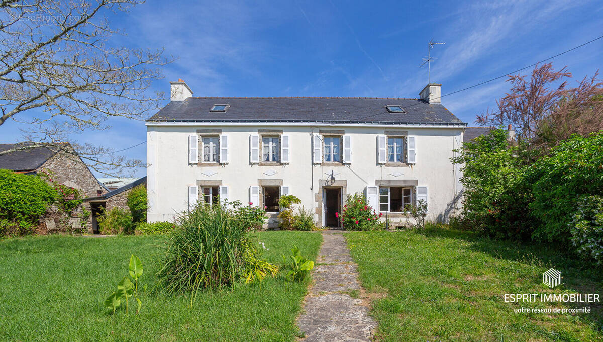 Maison à CLOHARS-CARNOET