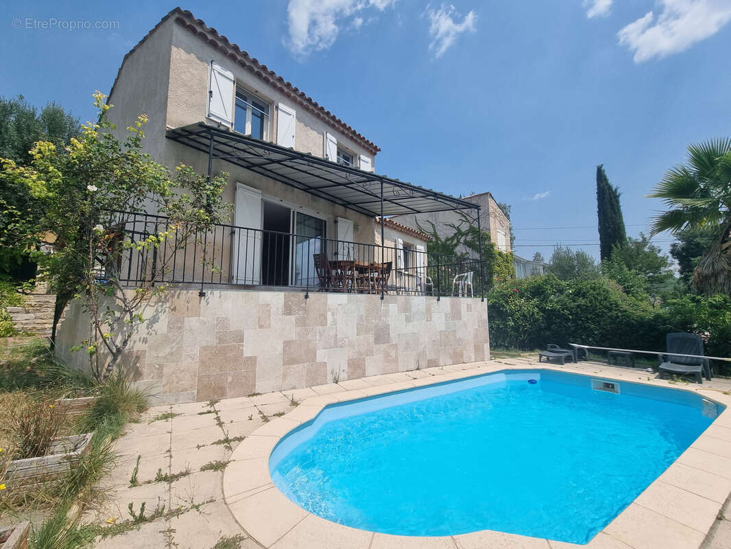 A Artignosc Villa T4 avec piscine et vue dégagée - photo 2