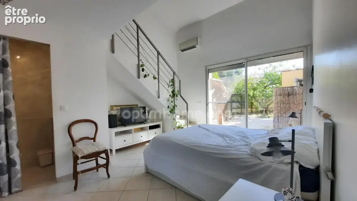 MARTIGUES (13) : à vendre Maison 4 chambres, 1 bureau, 2 appartements T3 et T4, garage sur terrain 859m² - photo 6