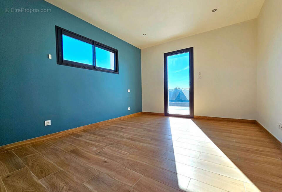 Maison à SAINT-DONAT-SUR-L&#039;HERBASSE