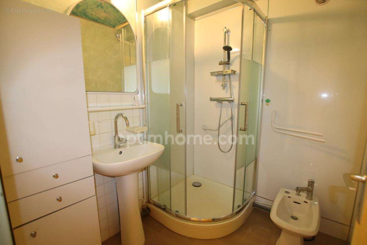ORLEANS, quartier Nord au pied des commerces, appartement 3 chambres, de 94m2 à rafraichir - photo 4
