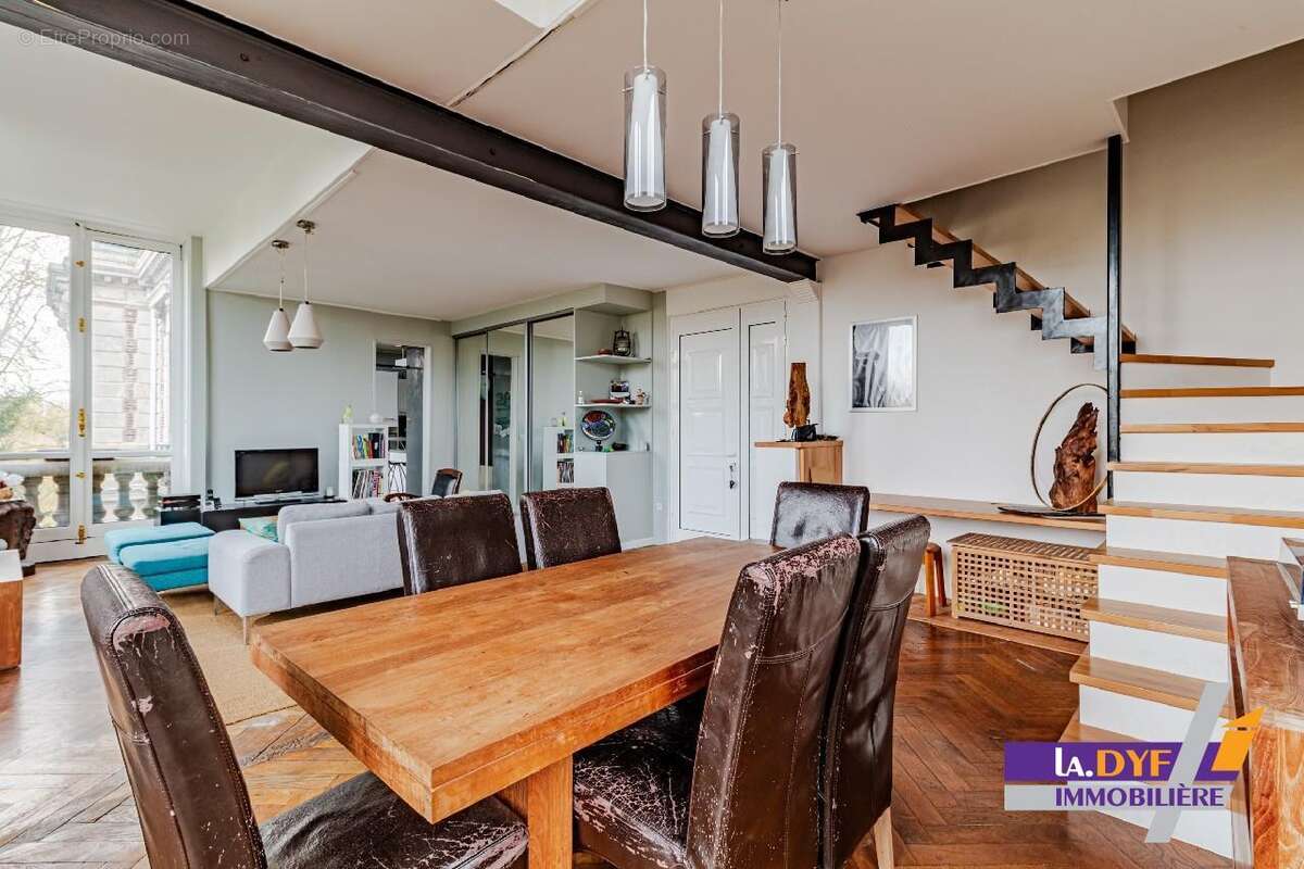 Appartement à COMPANS